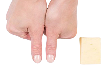 кусочек сыра размером с два сложенных пальца