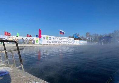 Не смотря на морозы ниже -30⁰, а температуру воды около 0⁰  более ста спортсменов из разных регионов страны совершили заплыв в ледовом бассейне.